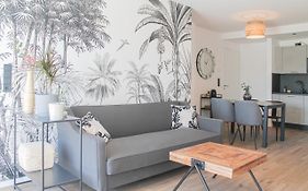 Tropical Apartment - Fuer Freunde & Familien, Stadtnah, Parkplatz, E-Ladestation, Gitterbox Fuer Fahrraeder, Fitnessstudio, Digitale Gaestemappe Mit Restaurant- Und Unternehmenstipps