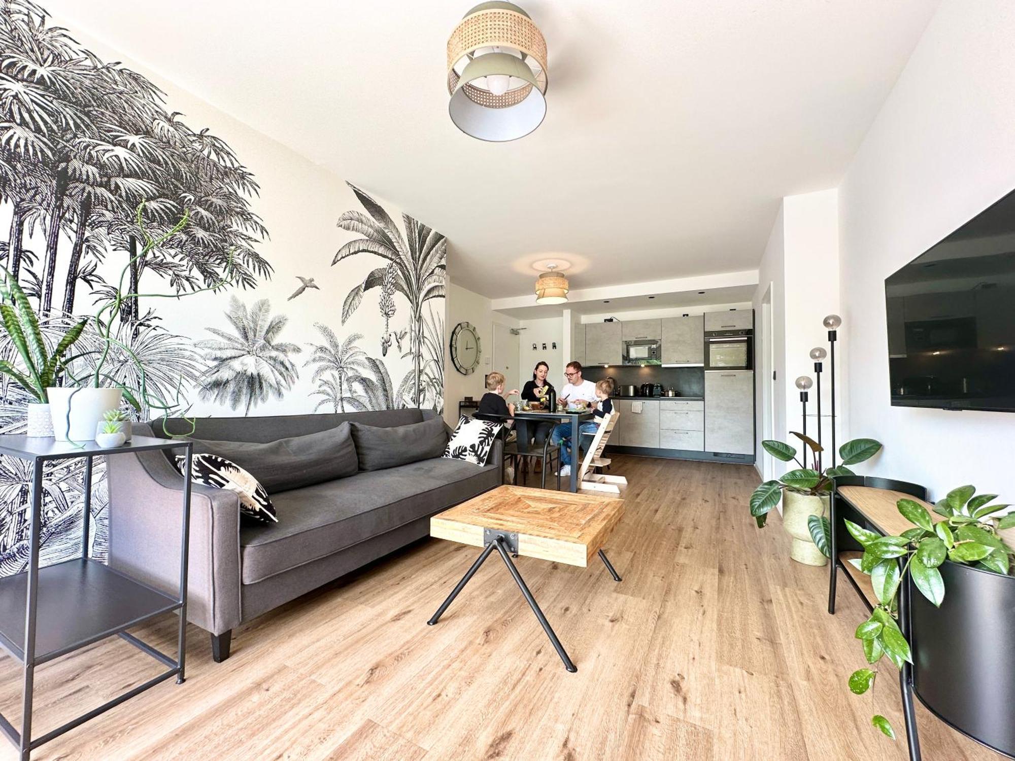 Tropical Apartment - Fuer Freunde & Familien, Stadtnah, Parkplatz, E-Ladestation, Gitterbox Fuer Fahrraeder, Fitnessstudio, Digitale Gaestemappe Mit Restaurant- Und Unternehmenstipps Koblenz  Exterior foto